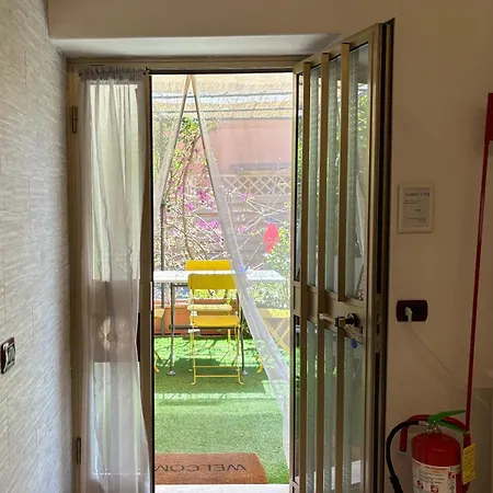 Desiree Apartamento *